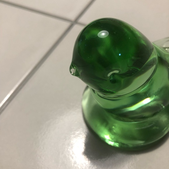 Green Glass Bird Figurine - Picture 8 of 8